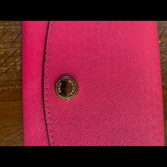 Used Michael Kors Wallet - Picture 3 of 4